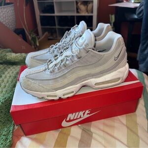 Nike Air Max 95 Light Gray Sneakers